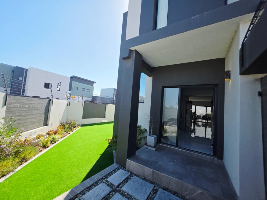 5 Bedroom Property for Sale in Sandown Western Cape